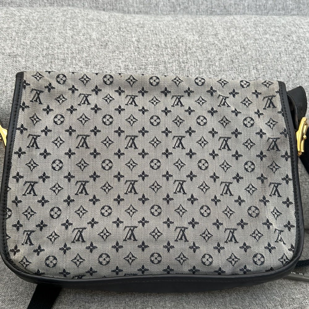 Louis Vuitton Minillin Navy and Gray Shoulder Bag - Picture 3 of 11